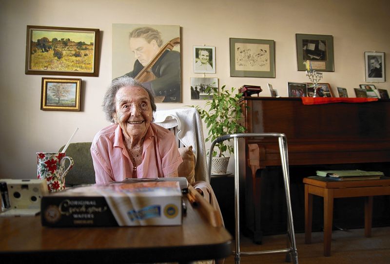 Alice Herz-Sommer dies at 110; thought to be oldest Holocaust survivor